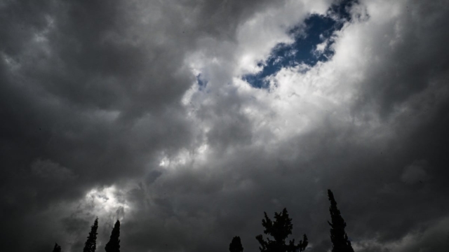 Καιρός σήμερα 2/5: Άστατος ο καιρός με τοπικές βροχές
