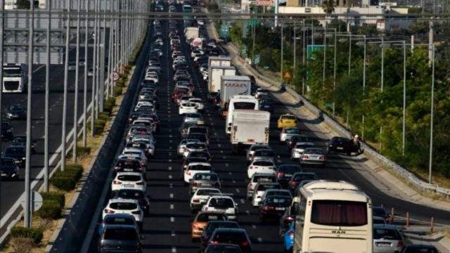 Κίνηση τώρα: Μποτιλιάρισμα στον Κηφισό – Καθυστερήσεις και στην Αττική οδό