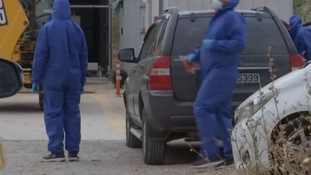 Φρίκη στη Βραυρώνα: «Εγώ πέταξα το μωρό στα σκουπίδια, ήταν νεκρό ήδη» – Ομολόγησε τα πάντα ο σύζυγος (video)