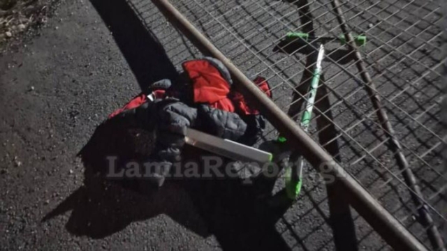 Ανατριχιαστικό ατύχημα στην Φθιώτιδα: Πόρτα έπεσε από σχολείο και καταπλάκωσε 6χρονο!