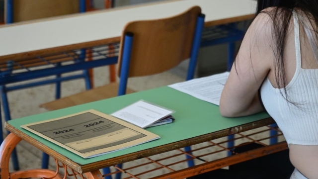 Πανελλήνιες 2024: Πρεμιέρα σήμερα 30/5 για ΕΠΑΛ, αύριο 31/5 για ΓΕΛ – Τι πρέπει να προσέχουν οι υποψήφιοι (video)