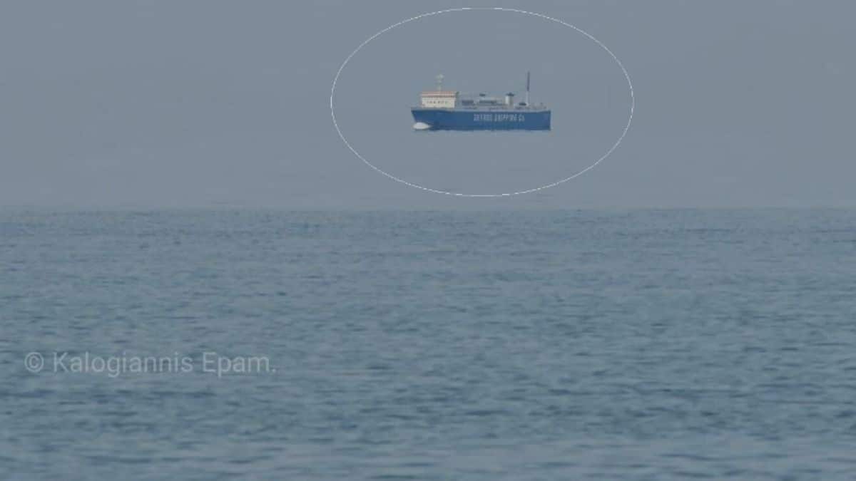 «Ιπτάμενο» πλοίο στα ανοιχτά της Κύμης – Ποιο είναι το φαινόμενο που προκάλεσε τη «πτήση του»