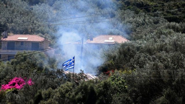 Συναγερμός στην Πυροσβεστική: Ξέσπασε φωτιά στον Ασπρόπυργο-  Σηκώθηκε ελικόπτερο
