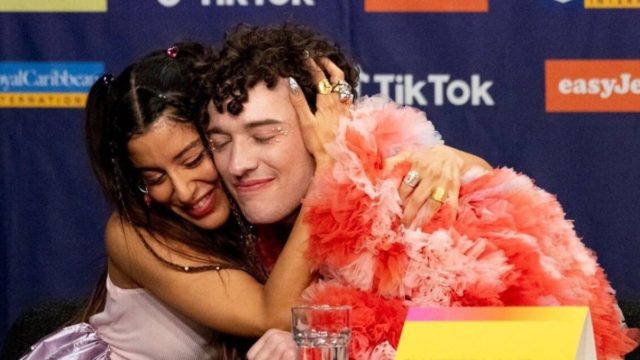 Eurovision 2024: Κολλητοί σε όλη τη διοργάνωση Μαρίνα Σάττι και Nemo – Οι πανηγυρισμοί στα 12άρια Ελλάδας-Ελβετίας και οι καρδούλες της τραγουδίστριας