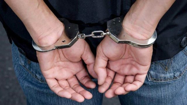 Μεταμόρφωση: Συνελήφθη 26χρονος για κατοχή και διακίνηση ναρκωτικών ουσιών και όπλων
