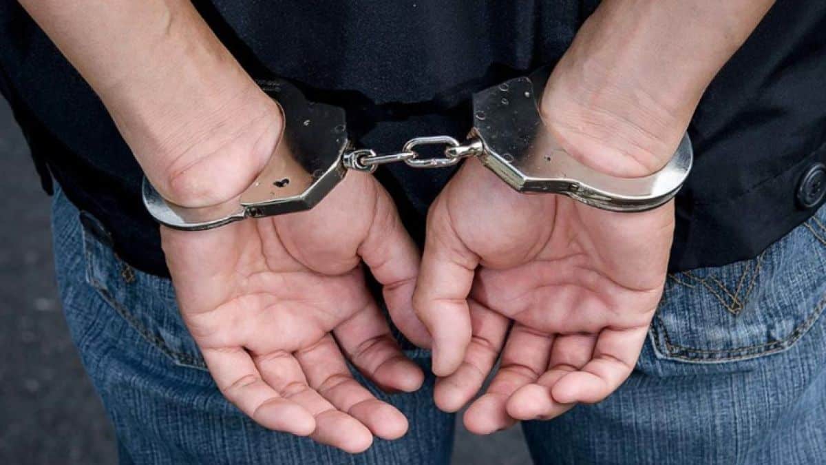 Μεταμόρφωση: Συνελήφθη 26χρονος για κατοχή και διακίνηση ναρκωτικών ουσιών και όπλων