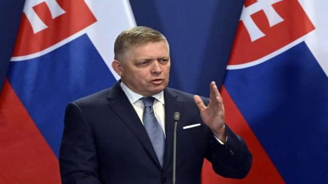Θρίλερ στη Σλοβακία: Αναφορές για τραυματισμό του πρωθυπουργού Ρόμπερτ Φίτσο από πυροβολισμούς