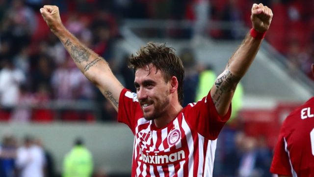 Super League: Ψυχωμένος Ολυμπιακός έριξε π-Όρτα στην ΑΕΚ για τον τίτλο! (photos)