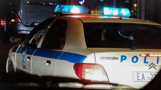 Δολοφονική επίθεση στον Βύρωνα: Οδηγός μηχανής άνοιξε πυρ κατά αυτοκινήτου – Ένας νεκρός