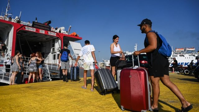 Youth Pass: Ξεπέρασαν τους 145.000 νέους οι δικαιούχοι – Όσα πρέπει να ξέρετε για τη διαδικασία, πότε καταβάλλεται, πού εξαργυρώνεται