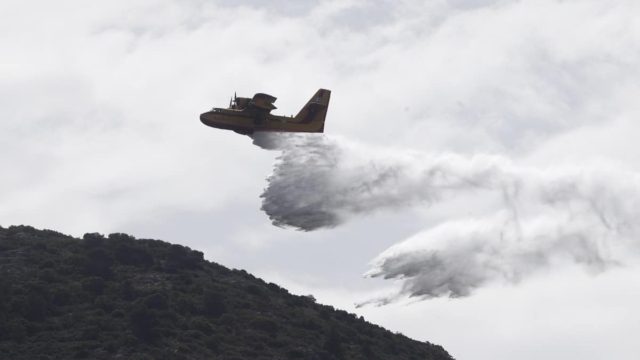 Φωτιά στη Θεσσαλονίκη: «Συναγερμός» στις πυροσβεστικές δυνάμεις