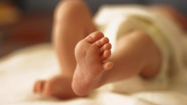 Η πρώτη γέννηση στην Ελλάδα με μεταμόσχευση ωοθηκών: Το «θαύμα» της γέννησης ενός υγιέστατου αγοριού!