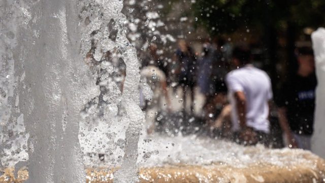 Καιρός σήμερα 21/6: Εκρηκτικός συνδυασμός ζέστης, ξηρασίας και μελτεμιού – Ακραίος σήμερα ο κίνδυνος πυρκαγιάς