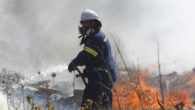 Φωτιά στην Αχαΐα: Συναγερμός στην Πυροσβεστική – Ήχησε το 112 για τους κατοίκους