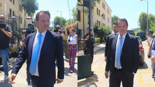 Απόστολος Λύτρας: Αποκαλυπτική φωτογραφία από τις πρώτες ώρες της σύλληψής του – Χωρίς χειροπέδες και αστυνομικό
