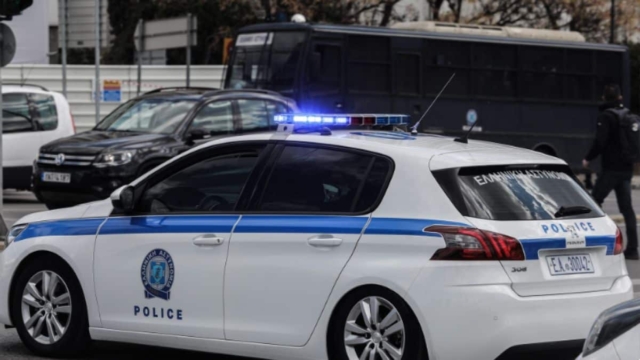 Συναγερμός με παρουσιαστή του BBC να αγνοείται στη Σύμη – Σε εξέλιξη η έρευνα εντοπισμού του