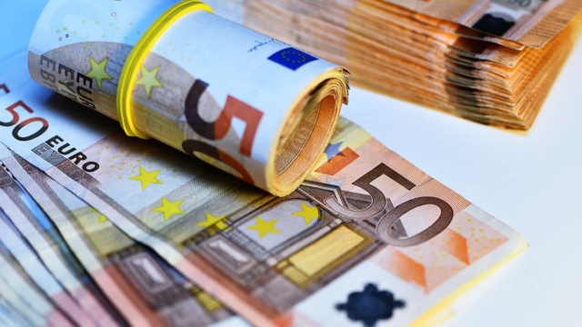 Μεγάλη ανάσα: Επίδομα 200 ευρώ για 12 μήνες σερί!