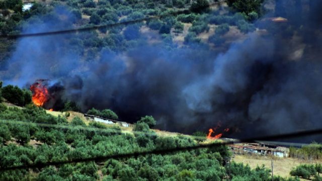 Νέο «112» για την φωτιά στην Αργολίδα – Καίει από χθες αδιάκοπα