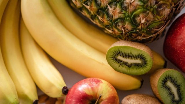 Κι όμως όλοι τα κάνουμε: Αυτά είναι τα 5 συνηθισμένα λάθη όταν αποθηκεύουμε τα φρούτα μας