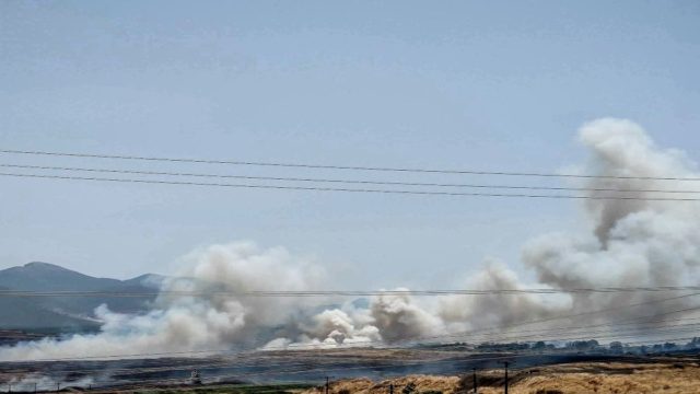 Χάος με τη μεγάλη φωτιά στο Κρανίδι: Μέσα στα σπίτια οι φλόγες – Βλάβη στο «112», δεν μπορεί να στείλει μήνυμα για εκκένωση (video)