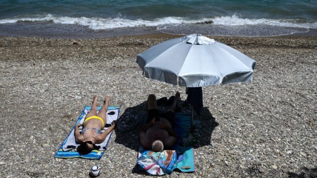 Καιρός σήμερα 24/6: Συνεχίζεται η ζέστη και… το φλερτ με τα 40άρια – Πού θα βρέξει