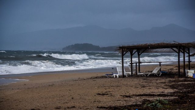 Καιρός σήμερα 29/06: Σε συναγερμό η χώρα για ανέμους έως και 8 μποφόρ – Οι περιοχές που θα δουν βροχές (video)