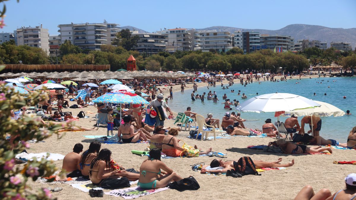 Παρατεταμένη «κόλαση» η επόμενη εβδομάδα: Θερμές μάζες από Αλγερία – Μέχρι τους 44 βαθμούς ο υδράργυρος, ποιες περιοχές θα «βράσουν»