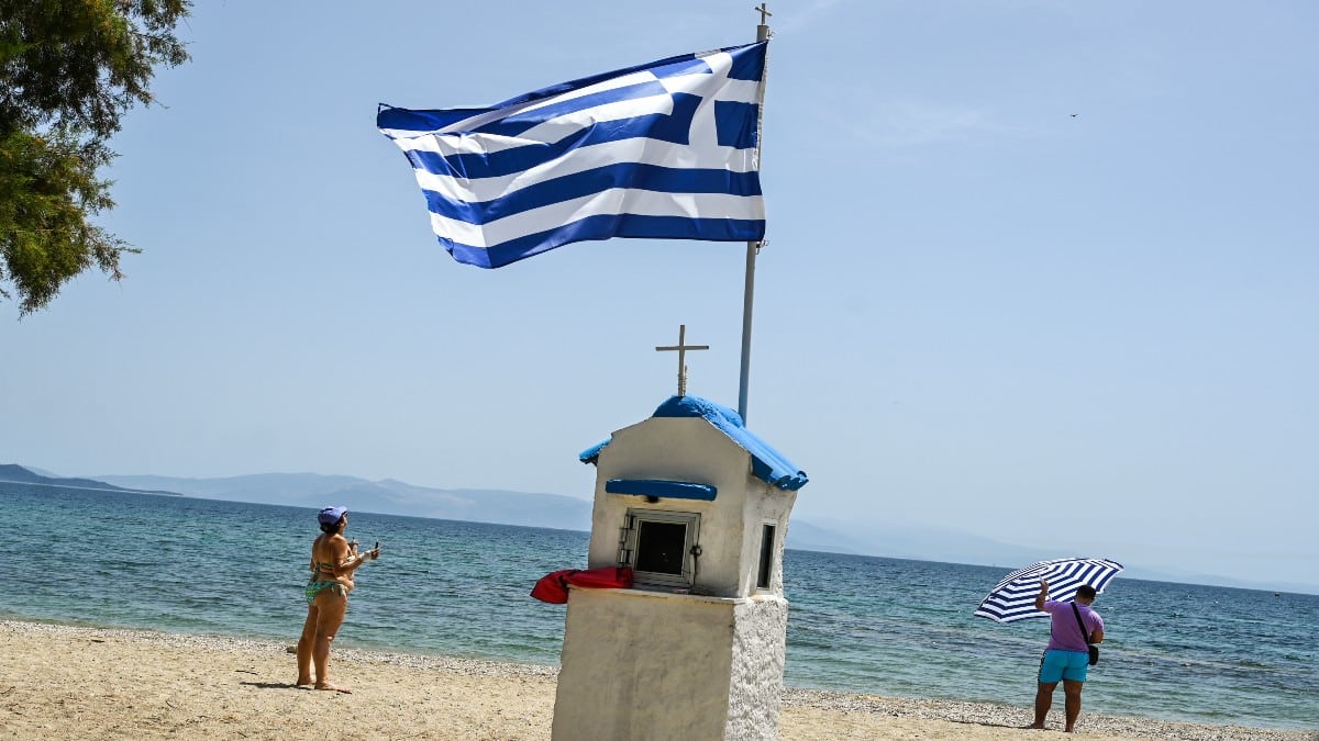 «Λιώμα» η Αττική με 43 βαθμούς την Πέμπτη (13/6): Η επικαιροποίηση του έκτακτου δελτίου της ΕΜΥ για τον καύσωνα και το «SOS» Κολυδά (video)