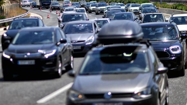 Κομφούζιο στον Κηφισό: Καραμπόλα τεσσάρων οχημάτων με έναν τραυματία – Ουρές χιλιομέτρων τα αυτοκίνητα