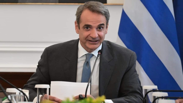 Μητσοτάκης στο νέο υπουργικό: «Συνολικό μήνυμα δυναμικής επανεκκίνησης, πατήστε γκάζι – Ακρίβεια, υγεία, παιδεία οι προτεραιότητές μας»