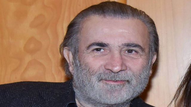Λάκης Λαζόπουλος: Ξεφτίλισε τον «αντρικό» πληθυσμό – «Οι άνδρες αγαπάνε τις μάνες τους αλλά…»