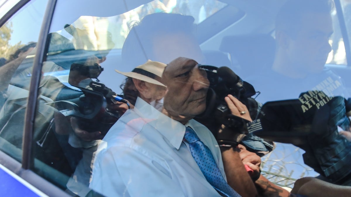 Στην Ευελπίδων έφτασε ο Απόστολος Λύτρας – Αναμένεται η προφυλάκισή του