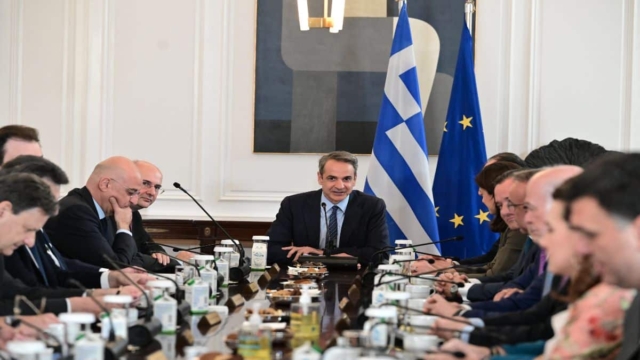 Νέο κυβερνητικό σχήμα: Αντίστροφη μέτρηση για τον ανασχηματισμό – Ποια ονόματα κλείδωσαν και ποιες αλλαγές έρχονται