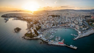 Η φωτογραφία της ημέρας: Ξημέρωμα στον Πειραιά