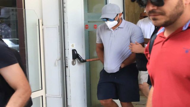 Φωτιά στην Υδρα: Προσωρινά κρατούμενοι ο πλοίαρχος και ο υποπλοίαρχος της θαλαμηγού