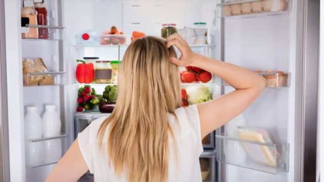 Μυρίζει το ψυγείο; Οι 5 φυσικοί λύσεις που δρουν ως φυσικό καθάρισμα