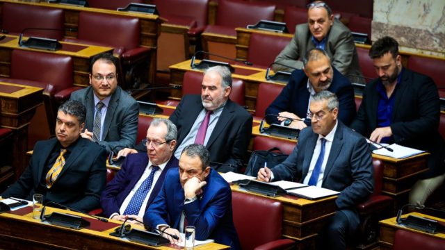 Καταρρέουν οι Σπαρτιάτες: Έμειναν με 5  βουλευτές – Ανεξαρτητοποιήθηκε ο Μιχαήλ Γαυγιωτάκης, αποχώρησε και ο Γεώργιος Ασπιώτης