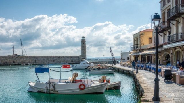 Ενίσχυση τουριστικής δραστηριότητας:  Νέο voucher διακοπών έως 200 ευρώ χωρίς εισοδηματικά κριτήρια – Η αίτηση