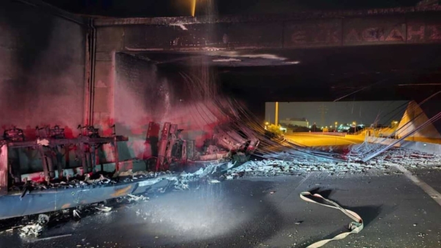 Φωτιά βυτιοφόρου στην Αθηνών-Κορίνθου: Κατεδαφίζεται η γέφυρα μετά από σοβαρές ζημιές – Αυτές είναι οι τρέχουσες κυκλοφοριακές ρυθμίσεις