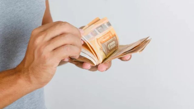 «Ζεστό» επίδομα 400 ευρώ για όλους – Αίτηση με 1 κίνηση!