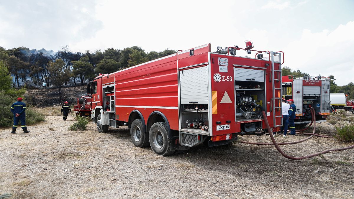 Φωτιά στη Χίο: Συναγερμός στην Πυροσβεστική