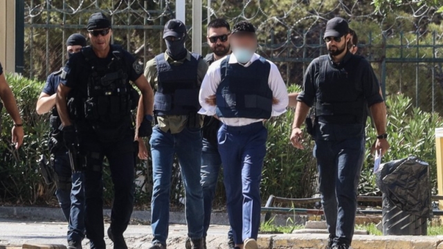 Μαφιόζικη εκτέλεση στο Ψυχικό: «Πλούσιο» το ποινικό μητρώο του 44χρονου συλληφθέντα – Έκλεβε στις άδειές του από τη φυλακή (video)
