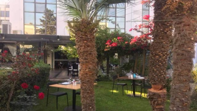 7+1: Οι καλύτερες ψαροταβέρνες της Αθήνας που θα φέρουν τη θάλασσα στο πιάτο σου!