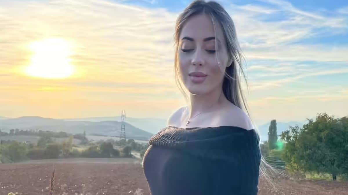 Περήφανη για το επάγγελμά της: 23χpονη καλλονή αγρότıσσα από τη Χαλκıδική βαράει τσάπα και της αρέσει