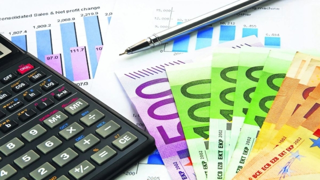 «Ζεστό» χρήμα στα ΑΤΜ: Αναδρομικά 100 έως 280 ευρώ – Έρχονται νέες καταβολές
