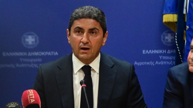 Δίνει εξηγήσεις ο Λευτέρης Αυγενάκης για τη χειροδικία του – Εισηγήσεις για διαγραφή του στον Κυριάκο Μητσοτάκη