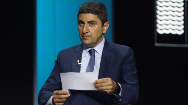 Ραγδαίες εξελίξεις στην υπόθεση Αυγενάκη: Εισαγγελική έρευνα μετά τη χειροδικία στο «Ελευθέριος Βενιζέλος» (video)