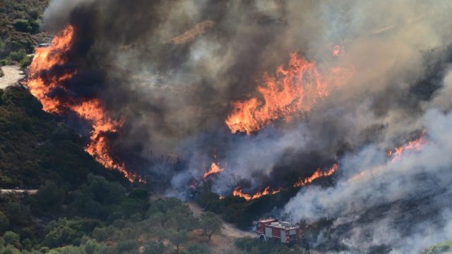 Ο εφιάλτης έχει έρθει ξανά στην Εύβοια: Ήχησε το 112 για την φωτιά στην περιοχή Πισσώνα – Ενισχύθηκαν οι πυροσβεστικές δυνάμεις