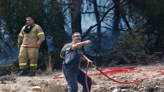 Φωτιά στην Πάτρα: Ήχησε το 112 – Ξέσπασε κοντά σε σπίτια