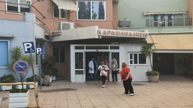 Εμπρησμός η φωτιά στην Πάτρα; Προσήχθη 40χρονη που απειλούσε ότι θα κάψει το Καραμανδάνειο!